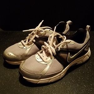 Nike athletic shoes silver 6Y